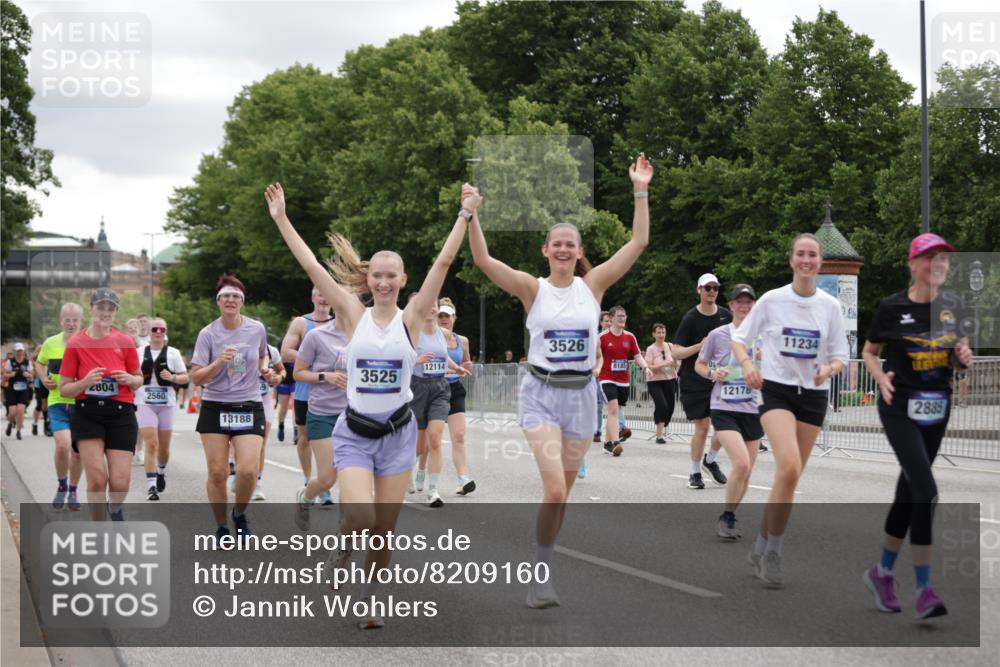 29.06.2025 - hella hamburg halbmarathon Jannik Wohlers http://msf.ph/oto/8209160 29.06.2025 11:17:13 Lombardsbrücke 1725, 2559, 2560, 2691, 2804, 2885, 2913, 3259, 3429, 3525, 3526, 3656, 4484, 5233, 5674, 6402, 6405, 6932, 7484, 7488, 8185, 8764, 8765, 9401, 9868, 10114, 11162, 11234, 11488, 12113, 12114, 12178, 12272, 12273, 12705, 12867, 13038, 13188, 13202, 14227, 14926, 15659, 17470 meine-sportfotos.de