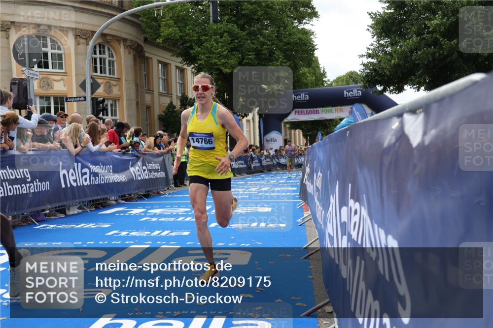 29.06.2025 - hella hamburg halbmarathon Strokosch-Dieckow http://msf.ph/oto/8209175 29.06.2025 10:20:55 Ziel 6530, 11210, 14766, 17402, 19075 meine-sportfotos.de