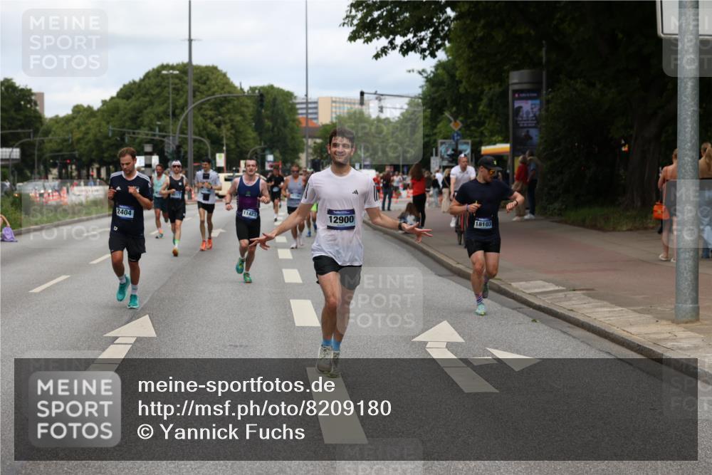 29.06.2025 - hella hamburg halbmarathon Yannick Fuchs http://msf.ph/oto/8209180 29.06.2025 10:32:21 20KM 1505, 2404, 3480, 3790, 5042, 5791, 5923, 6047, 7152, 7154, 9017, 9944, 10793, 10922, 11106, 11423, 12739, 12900, 13148, 13372, 13595, 13900, 15303, 15382, 15888, 16698, 17726, 18103, 18193, 18216, 18277, 18357, 18986 meine-sportfotos.de