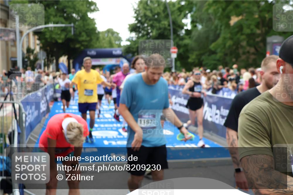 29.06.2025 - hella hamburg halbmarathon Zöllner http://msf.ph/oto/8209230 29.06.2025 10:49:46 Ziel 2504, 2706, 2937, 3060, 3543, 5894, 5978, 6115, 6125, 7332, 9463, 9551, 9619, 9723, 9924, 13159, 14794, 16843, 16877, 17282, 17753, 18058, 18451, 18926 meine-sportfotos.de