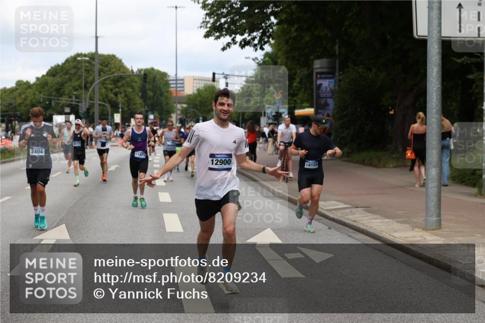 29.06.2025 - hella hamburg halbmarathon Yannick Fuchs http://msf.ph/oto/8209234 29.06.2025 10:32:21 20KM 1505, 2404, 3480, 3790, 5042, 5791, 5923, 6047, 7152, 7154, 9017, 9944, 10793, 10922, 11106, 11423, 12739, 12900, 13148, 13372, 13595, 13900, 15303, 15382, 15888, 16698, 17726, 18103, 18193, 18216, 18277, 18357, 18986 meine-sportfotos.de