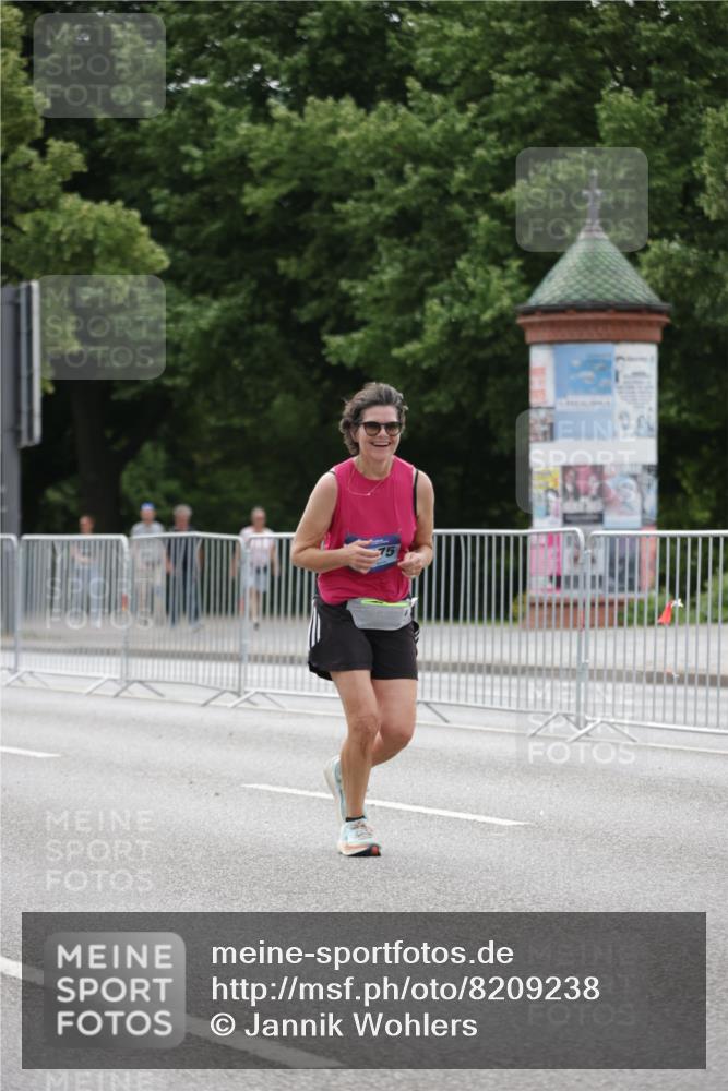 29.06.2025 - hella hamburg halbmarathon Jannik Wohlers http://msf.ph/oto/8209238 29.06.2025 10:26:16 Lombardsbrücke 2643, 4507, 4509, 6625, 7069, 8079, 9186, 11270, 11740, 12071, 12126, 13264, 14930, 15027, 15807, 15878, 16788, 17300, 17675, 18074, 18087, 18516 meine-sportfotos.de