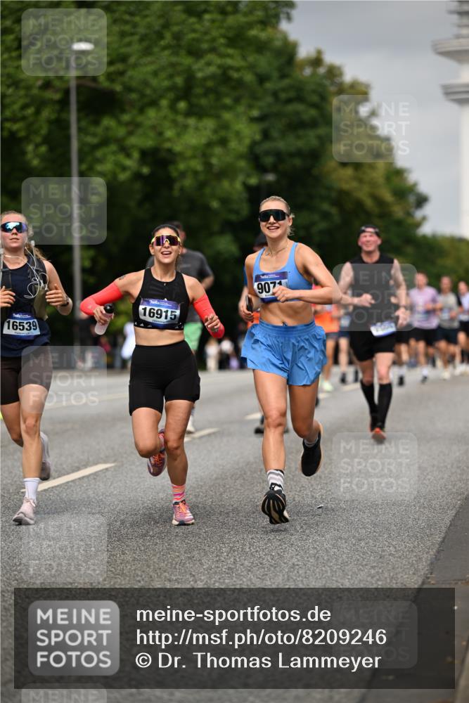 29.06.2025 - hella hamburg halbmarathon Dr. Thomas Lammeyer http://msf.ph/oto/8209246 29.06.2025 10:12:25 Kennedybrücke 1527, 2190, 2309, 4228, 4864, 5100, 5347, 6100, 6918, 9071, 9616, 9966 meine-sportfotos.de