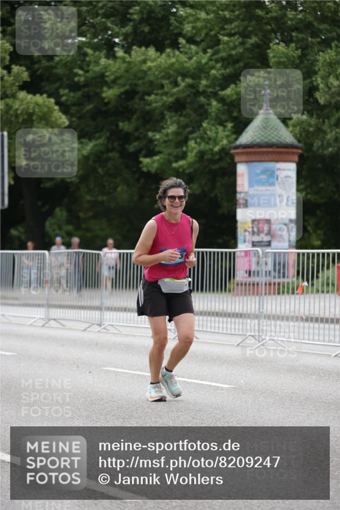 29.06.2025 - hella hamburg halbmarathon Jannik Wohlers http://msf.ph/oto/8209247 29.06.2025 10:26:16 Lombardsbrücke 2643, 4507, 4509, 6625, 7069, 8079, 9186, 11270, 11740, 12071, 12126, 13264, 14930, 15027, 15807, 15878, 16788, 17300, 17675, 18074, 18087, 18516 meine-sportfotos.de