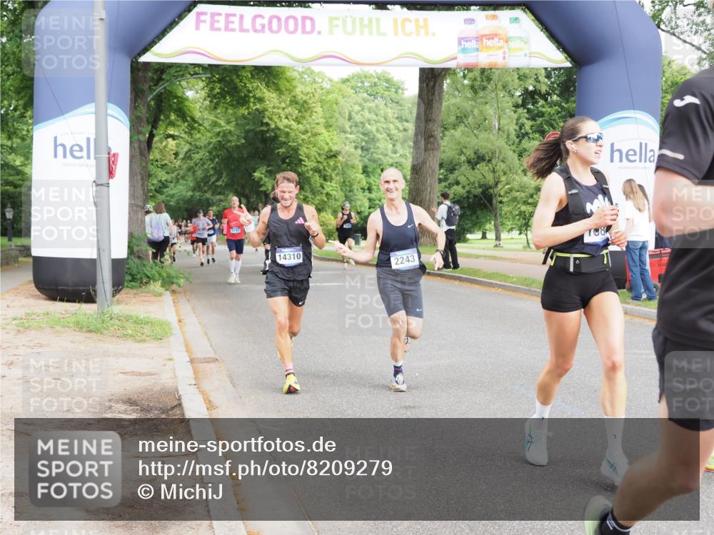 29.06.2025 - hella hamburg halbmarathon MichiJ http://msf.ph/oto/8209279 29.06.2025 10:22:52 Zwischen KM18-KM19 4246, 9345, 10865, 13066, 14310, 17802 meine-sportfotos.de