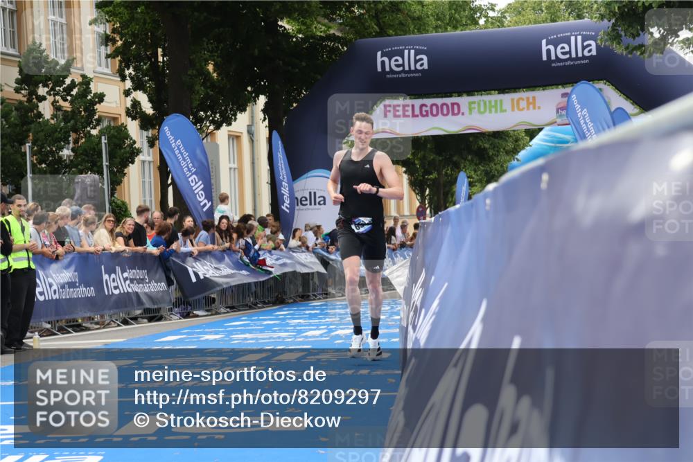 29.06.2025 - hella hamburg halbmarathon Strokosch-Dieckow http://msf.ph/oto/8209297 29.06.2025 10:21:00 Ziel 6530, 14717, 16120, 19075 meine-sportfotos.de