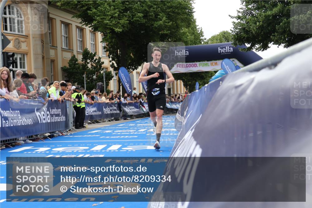 29.06.2025 - hella hamburg halbmarathon Strokosch-Dieckow http://msf.ph/oto/8209334 29.06.2025 10:21:01 Ziel 6530, 14717, 16120, 19075 meine-sportfotos.de