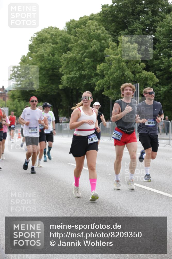 29.06.2025 - hella hamburg halbmarathon Jannik Wohlers http://msf.ph/oto/8209350 29.06.2025 10:26:18 Lombardsbrücke 2643, 4507, 4509, 6625, 7069, 8079, 9186, 11270, 11740, 12071, 12126, 15027, 15807, 15878, 16788, 17300, 17675, 18074, 18087, 18516 meine-sportfotos.de