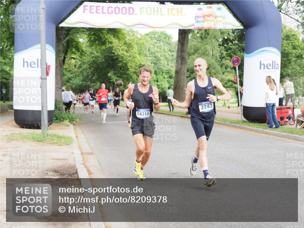 29.06.2025 - hella hamburg halbmarathon MichiJ http://msf.ph/oto/8209378 29.06.2025 10:22:53 Zwischen KM18-KM19 2243, 4246, 9345, 10865, 14310, 17802 meine-sportfotos.de