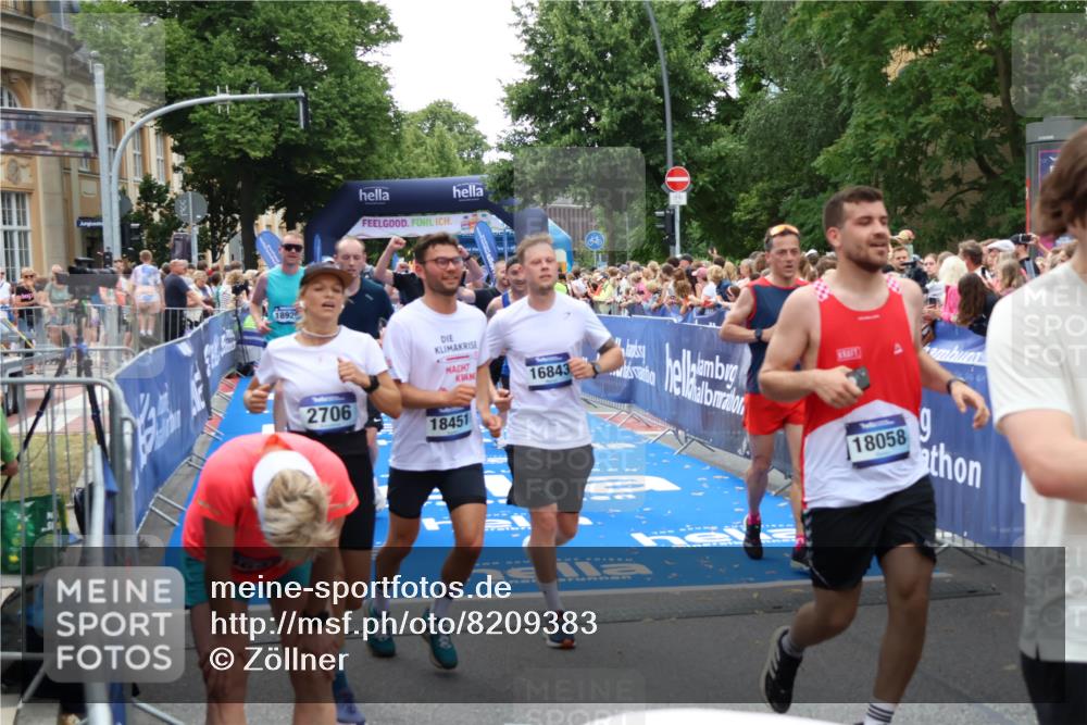 29.06.2025 - hella hamburg halbmarathon Zöllner http://msf.ph/oto/8209383 29.06.2025 10:49:49 Ziel 2706, 3060, 3543, 5894, 6125, 7332, 9200, 9551, 9619, 9723, 9924, 11975, 13159, 14794, 16800, 16843, 16877, 17282, 17753, 18451, 18926 meine-sportfotos.de