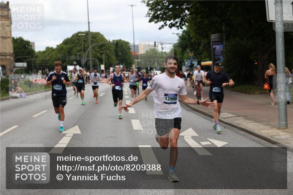29.06.2025 - hella hamburg halbmarathon Yannick Fuchs http://msf.ph/oto/8209388 29.06.2025 10:32:21 20KM 1505, 2404, 3480, 3790, 5042, 5791, 5923, 6047, 7152, 7154, 9017, 9944, 10793, 10922, 11106, 11423, 12739, 12900, 13148, 13372, 13595, 13900, 15303, 15382, 15888, 16698, 17726, 18103, 18193, 18216, 18277, 18357, 18986 meine-sportfotos.de