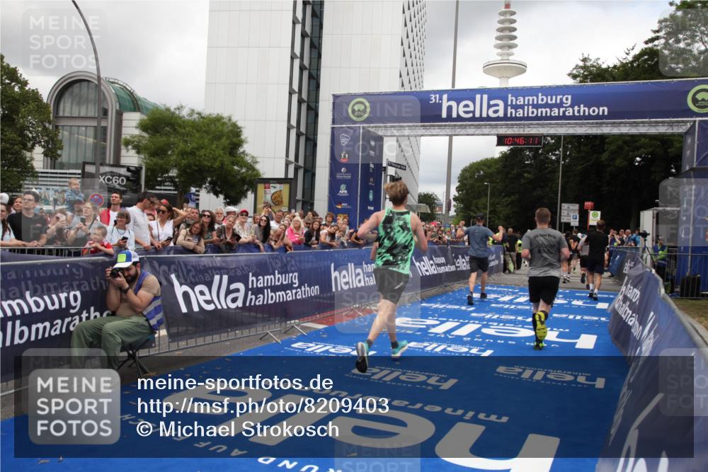 29.06.2025 - hella hamburg halbmarathon Michael Strokosch http://msf.ph/oto/8209403 29.06.2025 10:46:10 Ziel 1759, 2707, 3087, 5648, 6460, 7961, 8269, 9585, 11125, 11936, 12269, 13630, 14804, 16136, 16466, 16475, 18081, 18702 meine-sportfotos.de