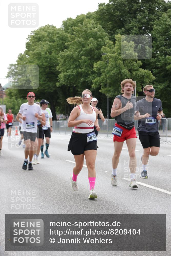 29.06.2025 - hella hamburg halbmarathon Jannik Wohlers http://msf.ph/oto/8209404 29.06.2025 10:26:18 Lombardsbrücke 2643, 4507, 4509, 6625, 7069, 8079, 9186, 11270, 11740, 12071, 12126, 15027, 15807, 15878, 16788, 17300, 17675, 18074, 18087, 18516 meine-sportfotos.de