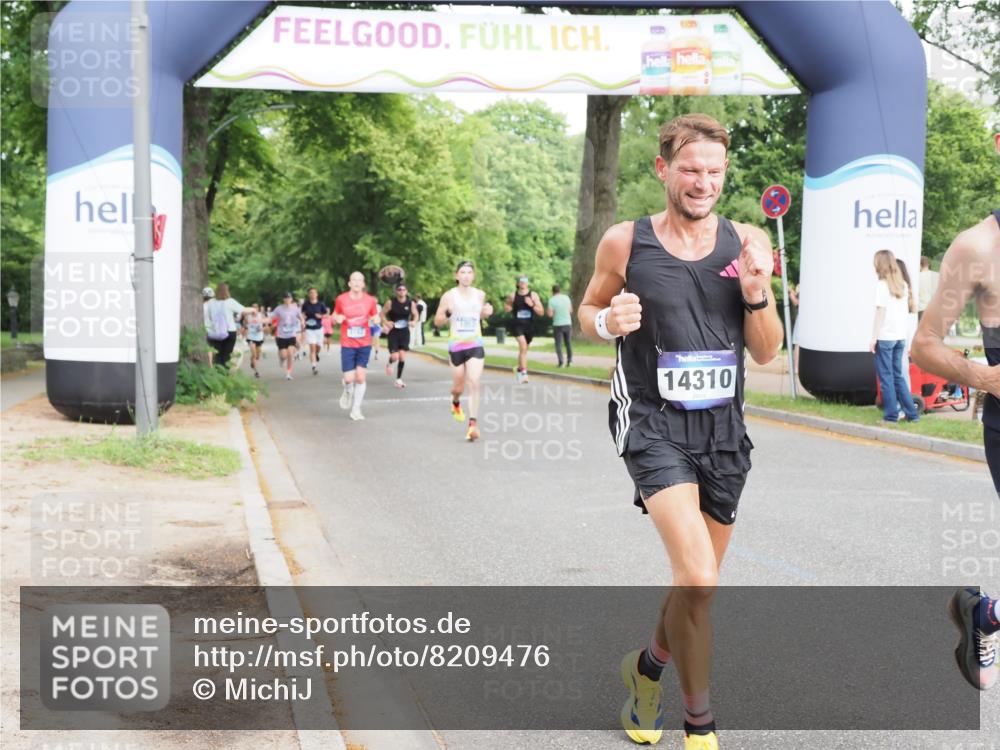 29.06.2025 - hella hamburg halbmarathon MichiJ http://msf.ph/oto/8209476 29.06.2025 10:22:54 Zwischen KM18-KM19 2243, 4246, 9345, 10865, 14310, 17802 meine-sportfotos.de