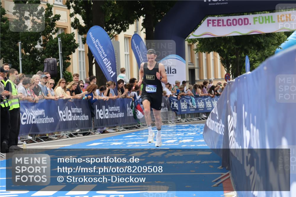 29.06.2025 - hella hamburg halbmarathon Strokosch-Dieckow http://msf.ph/oto/8209508 29.06.2025 10:21:08 Ziel 14717, 16120 meine-sportfotos.de
