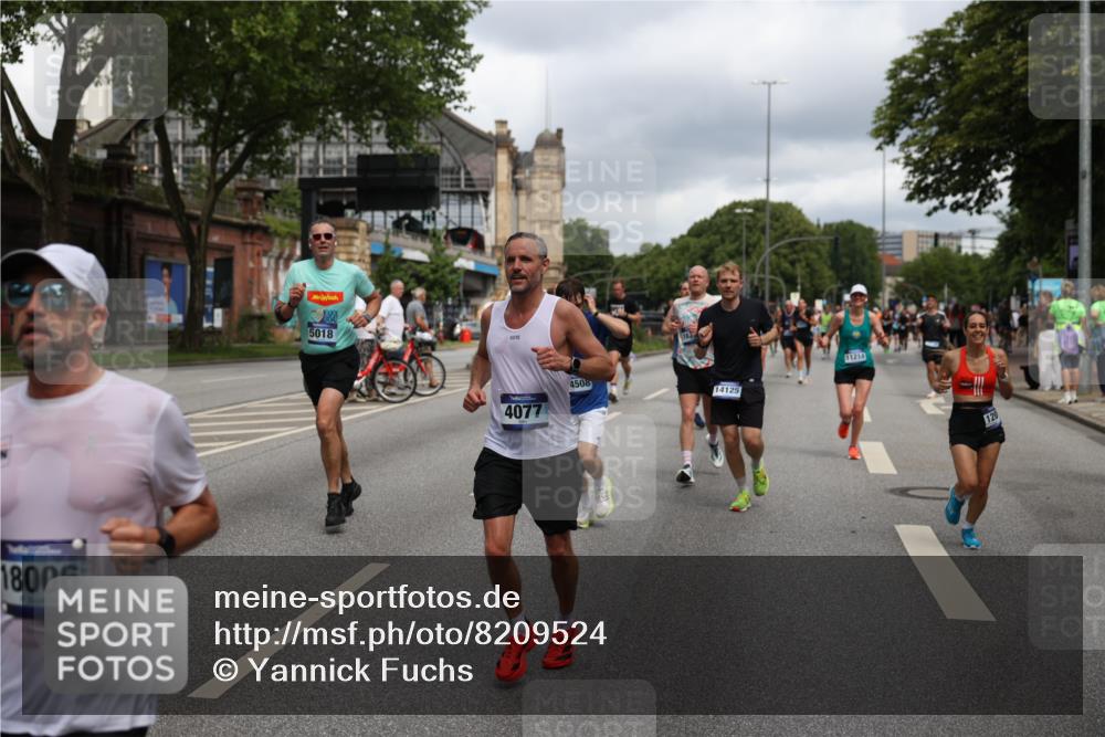29.06.2025 - hella hamburg halbmarathon Yannick Fuchs http://msf.ph/oto/8209524 29.06.2025 10:45:07 20KM 1366, 1461, 2411, 2540, 2880, 4077, 4816, 5018, 5336, 5600, 7052, 7134, 7369, 7943, 8117, 8205, 8261, 8508, 8819, 8989, 9057, 10057, 10215, 10508, 10603, 11214, 11422, 11512, 11733, 12016, 12778, 12949, 13073, 13808, 14125, 15480, 15720, 15871, 16285, 16291, 16907, 17129, 17221, 17823, 18006, 18182, 18413, 18489, 19007 meine-sportfotos.de