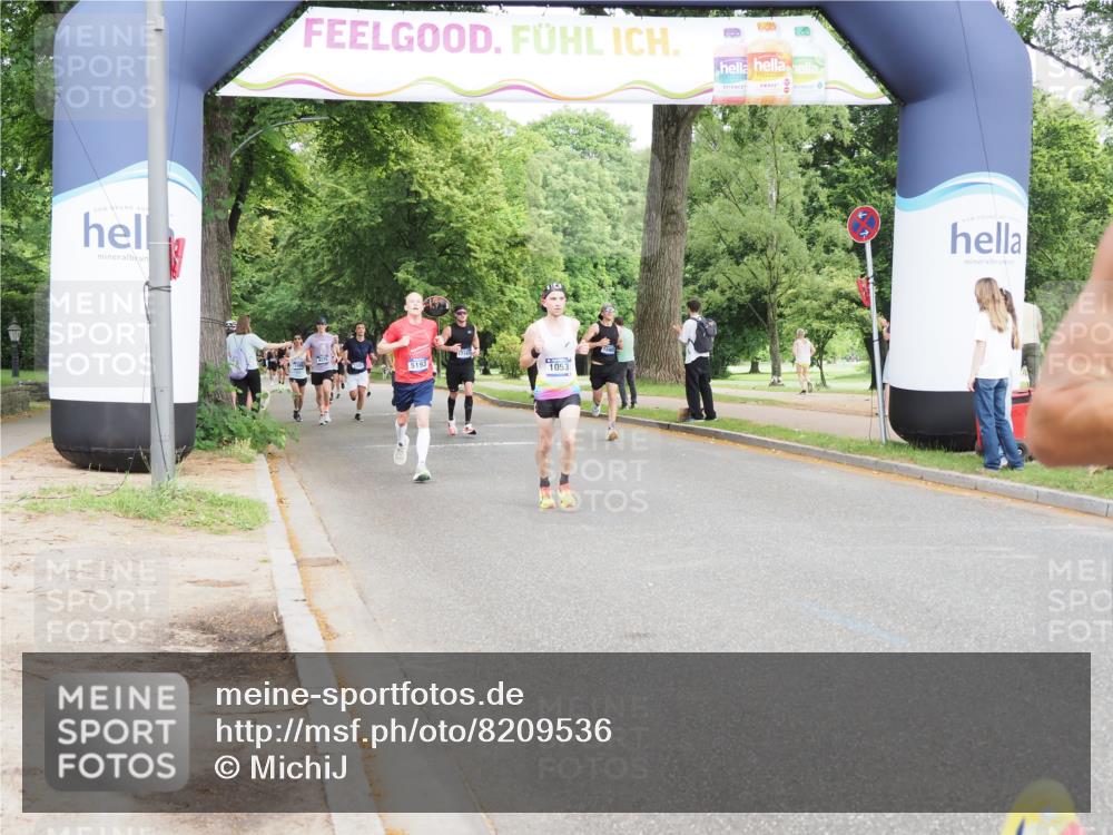 29.06.2025 - hella hamburg halbmarathon MichiJ http://msf.ph/oto/8209536 29.06.2025 10:22:54 Zwischen KM18-KM19 2243, 4246, 9345, 10865, 14310, 17802 meine-sportfotos.de