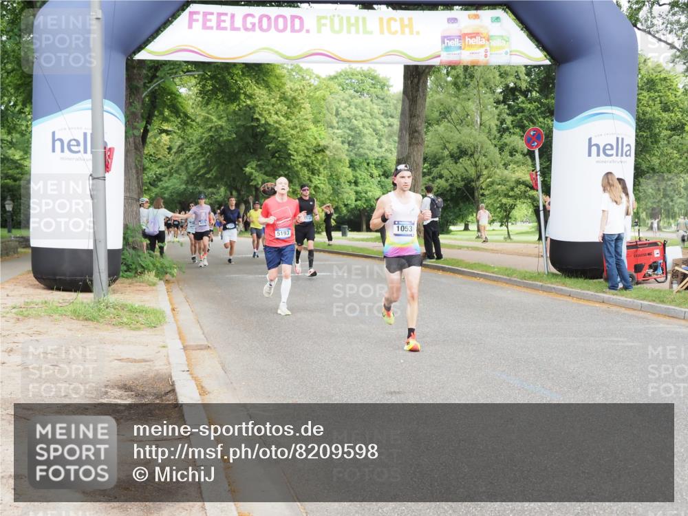29.06.2025 - hella hamburg halbmarathon MichiJ http://msf.ph/oto/8209598 29.06.2025 10:22:55 Zwischen KM18-KM19 1053, 2243, 4246, 9345, 10865, 14310 meine-sportfotos.de