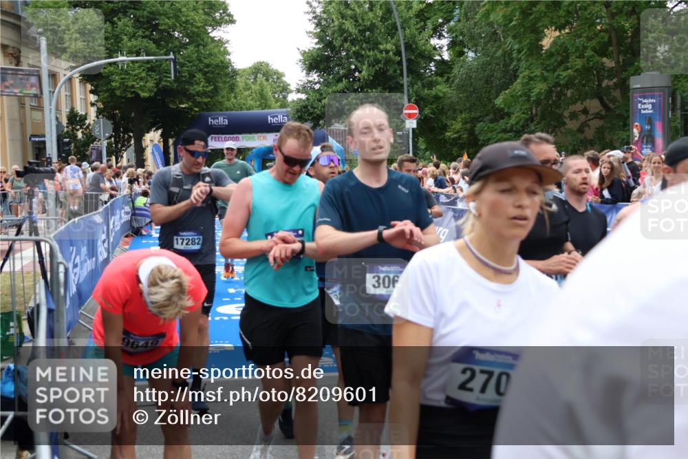 29.06.2025 - hella hamburg halbmarathon Zöllner http://msf.ph/oto/8209601 29.06.2025 10:49:52 Ziel 3543, 4017, 5460, 5894, 6125, 8455, 9126, 9200, 9551, 9597, 9723, 9924, 11975, 13159, 13463, 14794, 16800, 17282, 17753, 19109, 19122 meine-sportfotos.de