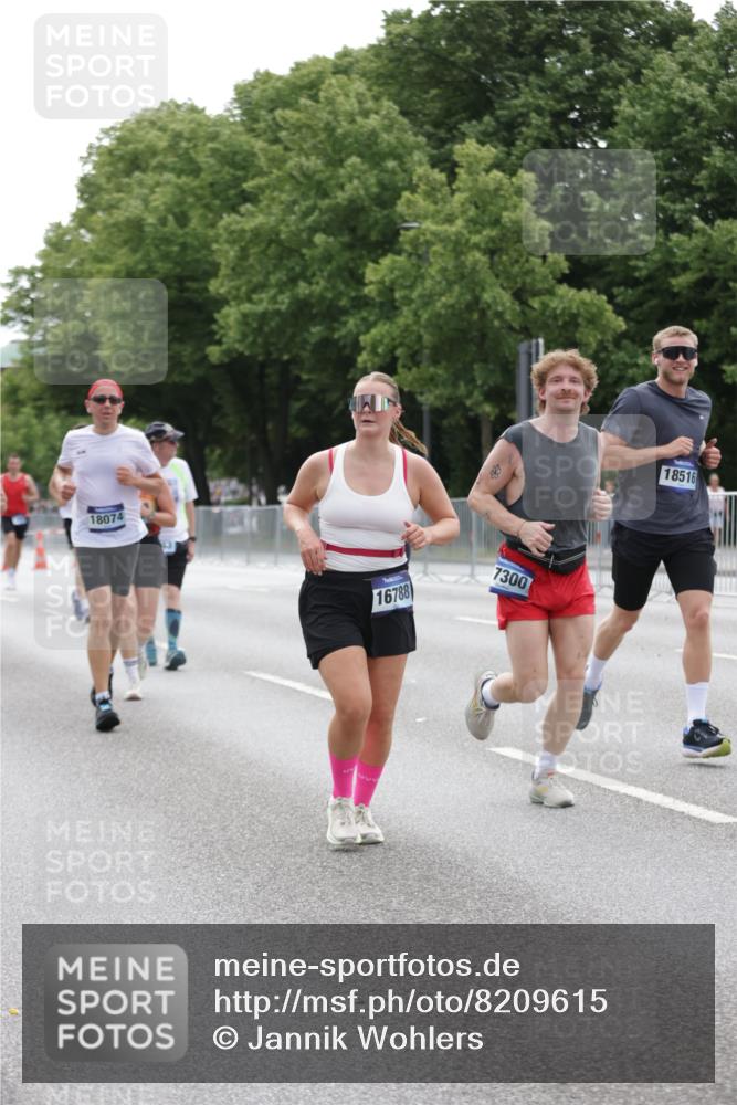 29.06.2025 - hella hamburg halbmarathon Jannik Wohlers http://msf.ph/oto/8209615 29.06.2025 10:26:18 Lombardsbrücke 2643, 4507, 4509, 6625, 7069, 8079, 9186, 11270, 11740, 12071, 12126, 15027, 15807, 15878, 16788, 17300, 17675, 18074, 18087, 18516 meine-sportfotos.de