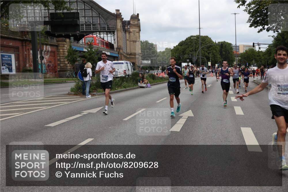 29.06.2025 - hella hamburg halbmarathon Yannick Fuchs http://msf.ph/oto/8209628 29.06.2025 10:32:22 20KM 1505, 2404, 3480, 3790, 5791, 5923, 7152, 7154, 9017, 9944, 10793, 10922, 11106, 11423, 12739, 12900, 13148, 13372, 13595, 13900, 15303, 15382, 15888, 16698, 17726, 18103, 18193, 18216, 18277, 18357, 18986 meine-sportfotos.de