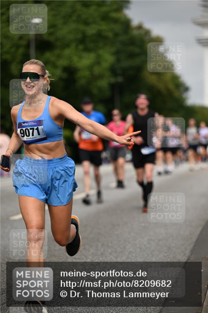 29.06.2025 - hella hamburg halbmarathon Dr. Thomas Lammeyer http://msf.ph/oto/8209682 29.06.2025 10:12:27 Kennedybrücke 1527, 2190, 2309, 4864, 5100, 5347, 6100, 6590, 6918, 7453, 9071, 9616, 9966 meine-sportfotos.de