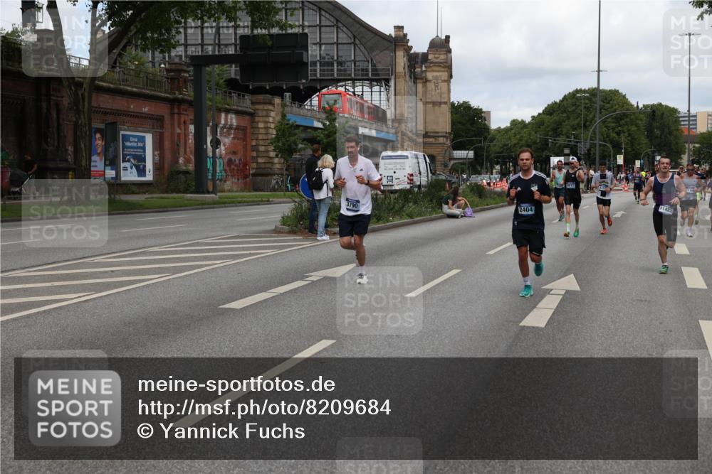29.06.2025 - hella hamburg halbmarathon Yannick Fuchs http://msf.ph/oto/8209684 29.06.2025 10:32:22 20KM 1505, 2404, 3480, 3790, 5791, 5923, 7152, 7154, 9017, 9944, 10793, 10922, 11106, 11423, 12739, 12900, 13148, 13372, 13595, 13900, 15303, 15382, 15888, 16698, 17726, 18103, 18193, 18216, 18277, 18357, 18986 meine-sportfotos.de