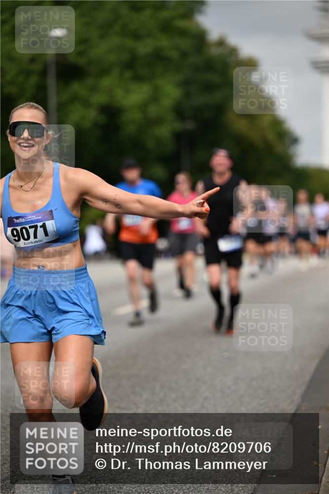 29.06.2025 - hella hamburg halbmarathon Dr. Thomas Lammeyer http://msf.ph/oto/8209706 29.06.2025 10:12:27 Kennedybrücke 1527, 2190, 2309, 4864, 5100, 5347, 6100, 6590, 6918, 7453, 9071, 9616, 9966 meine-sportfotos.de