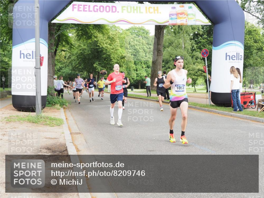 29.06.2025 - hella hamburg halbmarathon MichiJ http://msf.ph/oto/8209746 29.06.2025 10:22:55 Zwischen KM18-KM19 1053, 2243, 4246, 9345, 10865, 14310 meine-sportfotos.de