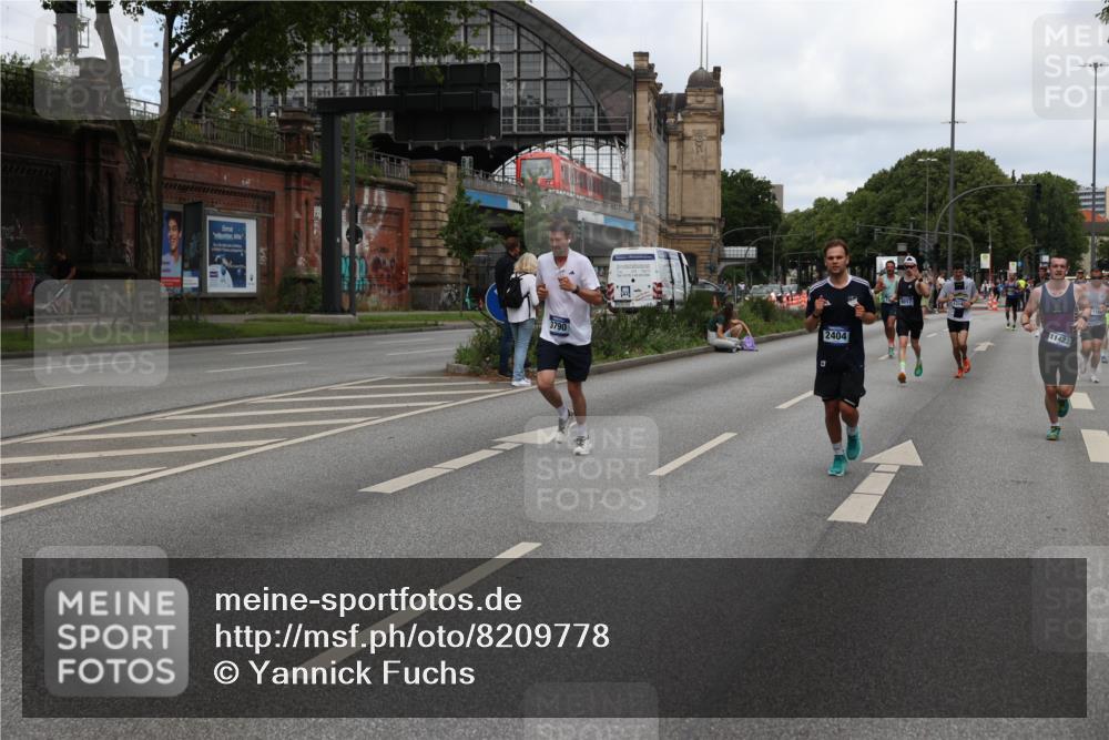 29.06.2025 - hella hamburg halbmarathon Yannick Fuchs http://msf.ph/oto/8209778 29.06.2025 10:32:22 20KM 1505, 2404, 3480, 3790, 5791, 5923, 7152, 7154, 9017, 9944, 10793, 10922, 11106, 11423, 12739, 12900, 13148, 13372, 13595, 13900, 15303, 15382, 15888, 16698, 17726, 18103, 18193, 18216, 18277, 18357, 18986 meine-sportfotos.de