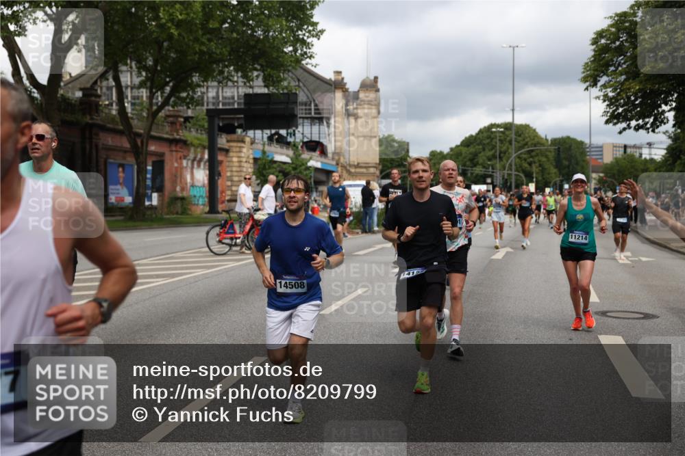 29.06.2025 - hella hamburg halbmarathon Yannick Fuchs http://msf.ph/oto/8209799 29.06.2025 10:45:08 20KM 1366, 1461, 2411, 2540, 2880, 4077, 4816, 5018, 5336, 5600, 7134, 7369, 7943, 8117, 8205, 8261, 8508, 8819, 8989, 10057, 10215, 10508, 10603, 11214, 11422, 11512, 11733, 12016, 12778, 12949, 13073, 13808, 14125, 15480, 15720, 15871, 16285, 16291, 16907, 17129, 17823, 18006, 18182, 18413, 18489, 19007 meine-sportfotos.de