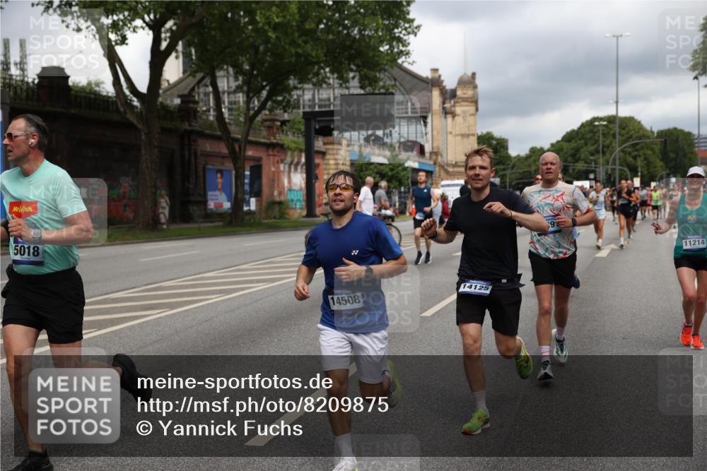 29.06.2025 - hella hamburg halbmarathon Yannick Fuchs http://msf.ph/oto/8209875 29.06.2025 10:45:08 20KM 1366, 1461, 2411, 2540, 2880, 4077, 4816, 5018, 5336, 5600, 7134, 7369, 7943, 8117, 8205, 8261, 8508, 8819, 8989, 10057, 10215, 10508, 10603, 11214, 11422, 11512, 11733, 12016, 12778, 12949, 13073, 13808, 14125, 15480, 15720, 15871, 16285, 16291, 16907, 17129, 17823, 18006, 18182, 18413, 18489, 19007 meine-sportfotos.de