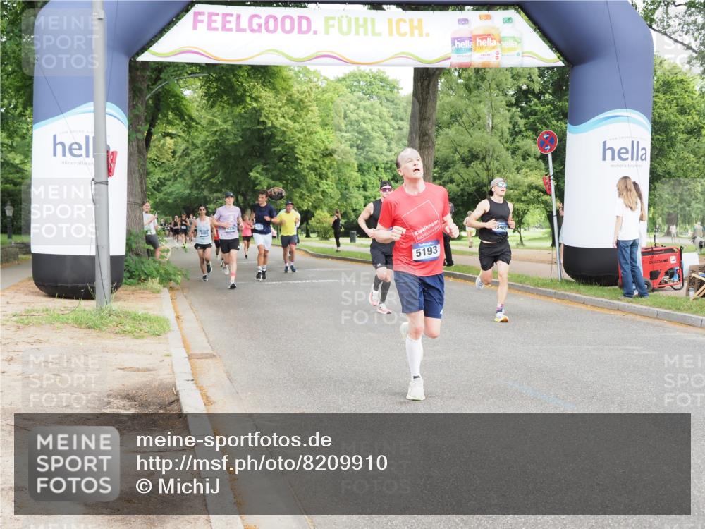 29.06.2025 - hella hamburg halbmarathon MichiJ http://msf.ph/oto/8209910 29.06.2025 10:22:56 Zwischen KM18-KM19 1053, 2243, 4246, 5193, 9345, 10865, 14310, 15902 meine-sportfotos.de
