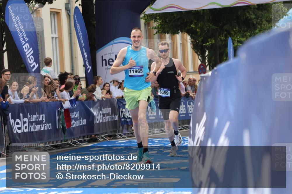 29.06.2025 - hella hamburg halbmarathon Strokosch-Dieckow http://msf.ph/oto/8209914 29.06.2025 10:21:38 Ziel 6559, 9442, 11965, 17856 meine-sportfotos.de