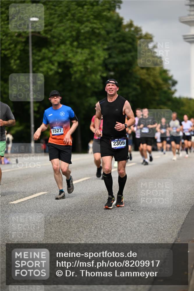 29.06.2025 - hella hamburg halbmarathon Dr. Thomas Lammeyer http://msf.ph/oto/8209917 29.06.2025 10:12:28 Kennedybrücke 1527, 2190, 2309, 4864, 5100, 5347, 6100, 6590, 6918, 7453, 9071, 9457, 9616, 9966 meine-sportfotos.de