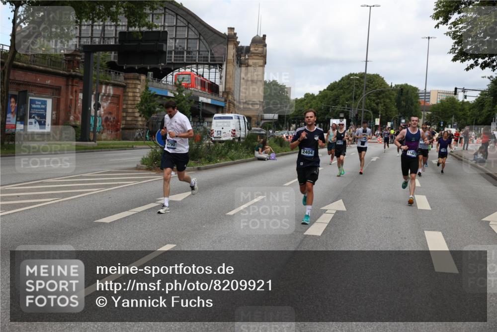 29.06.2025 - hella hamburg halbmarathon Yannick Fuchs http://msf.ph/oto/8209921 29.06.2025 10:32:22 20KM 1505, 2404, 3480, 3790, 5791, 5923, 7152, 7154, 9017, 9944, 10793, 10922, 11106, 11423, 12739, 12900, 13148, 13372, 13595, 13900, 15303, 15382, 15888, 16698, 17726, 18103, 18193, 18216, 18277, 18357, 18986 meine-sportfotos.de