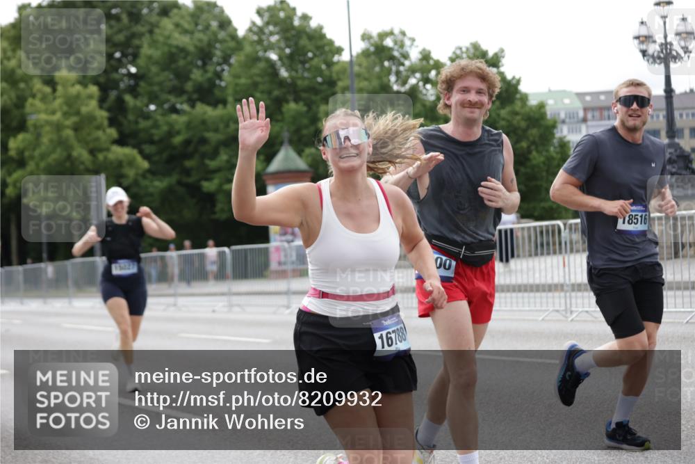 29.06.2025 - hella hamburg halbmarathon Jannik Wohlers http://msf.ph/oto/8209932 29.06.2025 10:26:20 Lombardsbrücke 1973, 2643, 4507, 4509, 6625, 7069, 8079, 9186, 11270, 11740, 12071, 15027, 15807, 15878, 16788, 17300, 17675, 18074, 18516, 18962 meine-sportfotos.de