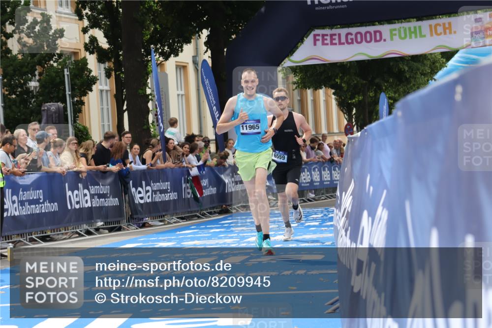 29.06.2025 - hella hamburg halbmarathon Strokosch-Dieckow http://msf.ph/oto/8209945 29.06.2025 10:21:39 Ziel 6559, 9442, 11965 meine-sportfotos.de