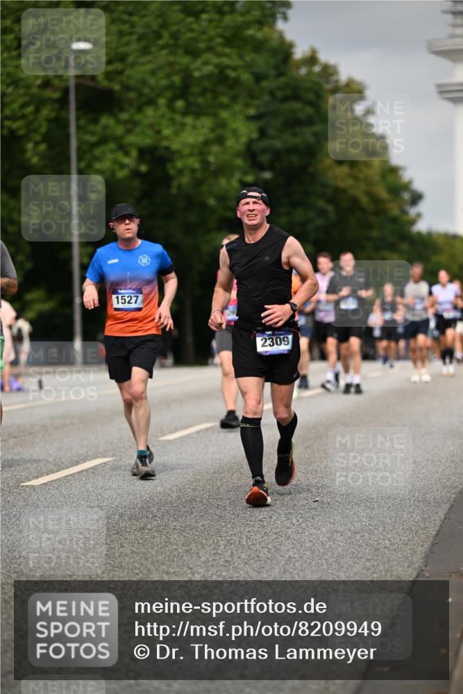 29.06.2025 - hella hamburg halbmarathon Dr. Thomas Lammeyer http://msf.ph/oto/8209949 29.06.2025 10:12:28 Kennedybrücke 1527, 2190, 2309, 4864, 5100, 5347, 6100, 6590, 6918, 7453, 9071, 9457, 9616, 9966 meine-sportfotos.de