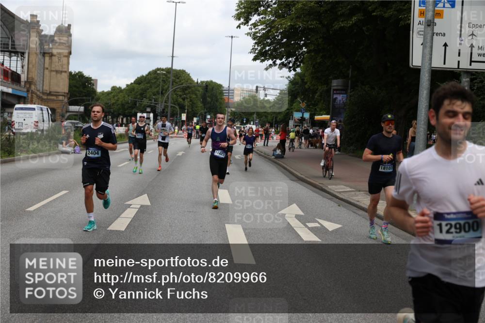 29.06.2025 - hella hamburg halbmarathon Yannick Fuchs http://msf.ph/oto/8209966 29.06.2025 10:32:22 20KM 1505, 2404, 3480, 3790, 5791, 5923, 7152, 7154, 9017, 9944, 10793, 10922, 11106, 11423, 12739, 12900, 13148, 13372, 13595, 13900, 15303, 15382, 15888, 16698, 17726, 18103, 18193, 18216, 18277, 18357, 18986 meine-sportfotos.de