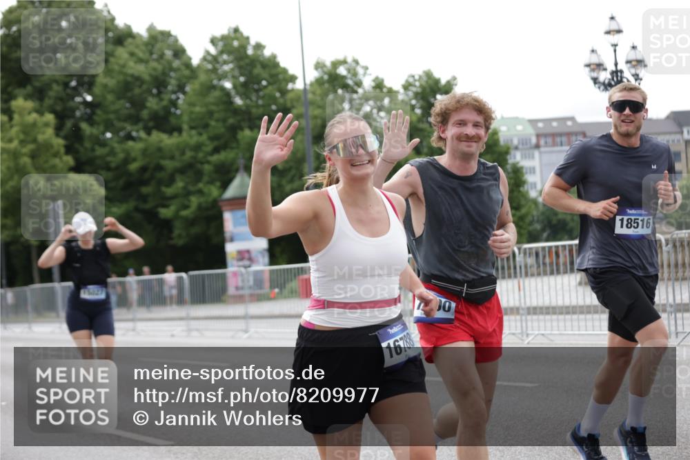 29.06.2025 - hella hamburg halbmarathon Jannik Wohlers http://msf.ph/oto/8209977 29.06.2025 10:26:20 Lombardsbrücke 1973, 2643, 4507, 4509, 6625, 7069, 8079, 9186, 11270, 11740, 12071, 15027, 15807, 15878, 16788, 17300, 17675, 18074, 18516, 18962 meine-sportfotos.de