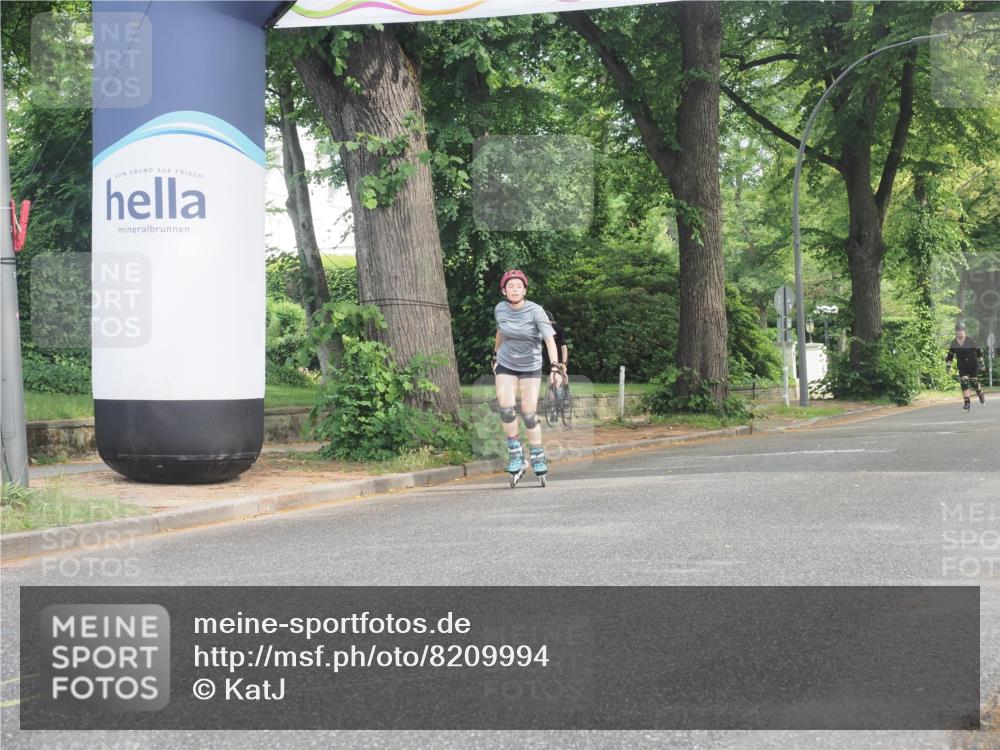 29.06.2025 - hella hamburg halbmarathon KatJ http://msf.ph/oto/8209994 29.06.2025 09:34:49 Zwischen KM18-KM19  meine-sportfotos.de