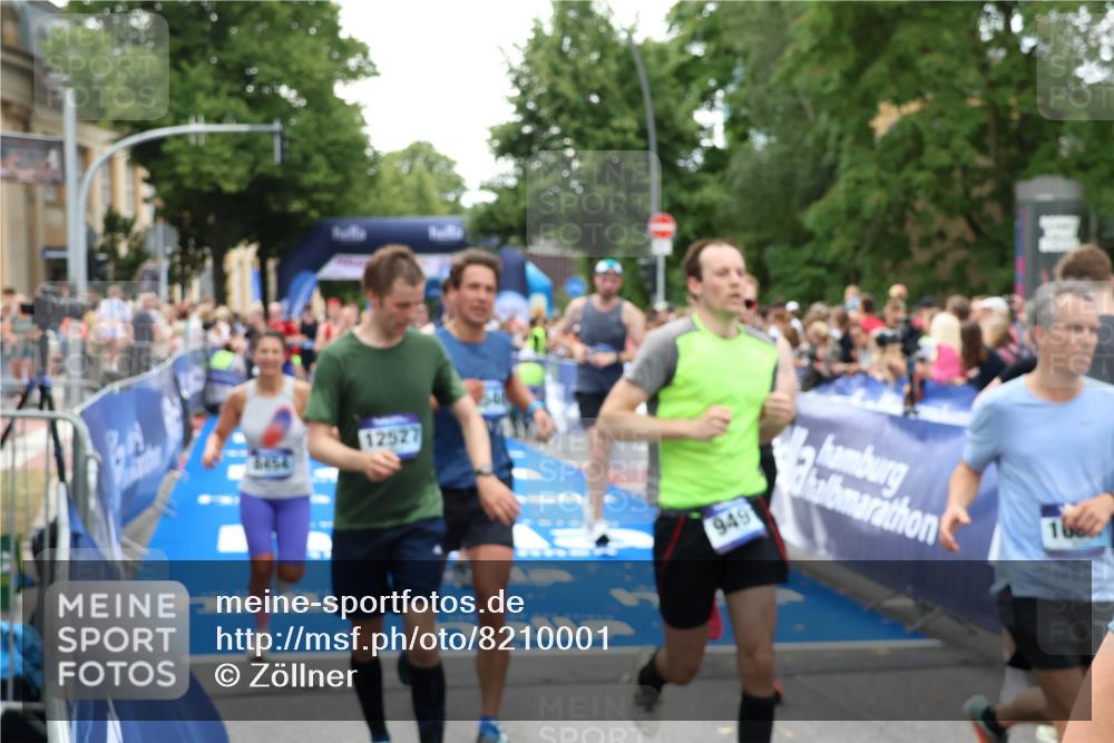 29.06.2025 - hella hamburg halbmarathon Zöllner http://msf.ph/oto/8210001 29.06.2025 10:50:03 Ziel 1216, 1321, 2020, 2540, 3692, 3852, 7100, 7657, 8454, 9213, 9491, 12271, 12527, 12733, 13225, 13758, 16403, 16716, 16732, 16887, 18884, 19112 meine-sportfotos.de