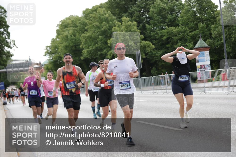 29.06.2025 - hella hamburg halbmarathon Jannik Wohlers http://msf.ph/oto/8210041 29.06.2025 10:26:21 Lombardsbrücke 1973, 2045, 2643, 4507, 4509, 6625, 7069, 8079, 9186, 11270, 11740, 12071, 15027, 15807, 15878, 16479, 16788, 17300, 17675, 18074, 18516, 18962, 18978 meine-sportfotos.de