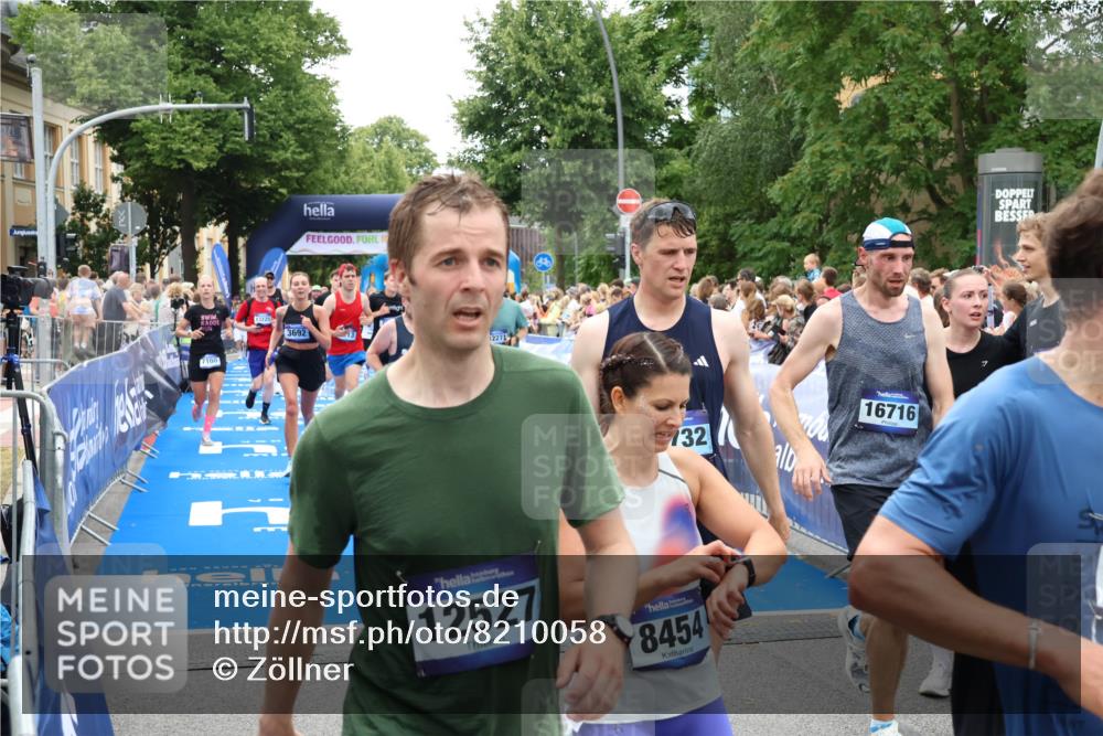29.06.2025 - hella hamburg halbmarathon Zöllner http://msf.ph/oto/8210058 29.06.2025 10:50:05 Ziel 1216, 1321, 2020, 3692, 3852, 7100, 7657, 9031, 9213, 9303, 9965, 12271, 13225, 13758, 16403, 16716, 18884, 19112 meine-sportfotos.de