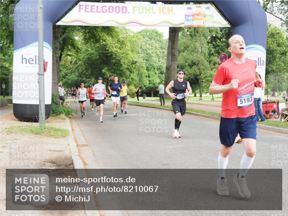 29.06.2025 - hella hamburg halbmarathon MichiJ http://msf.ph/oto/8210067 29.06.2025 10:22:57 Zwischen KM18-KM19 1053, 2243, 4246, 5193, 9345, 10865, 14310, 15902 meine-sportfotos.de