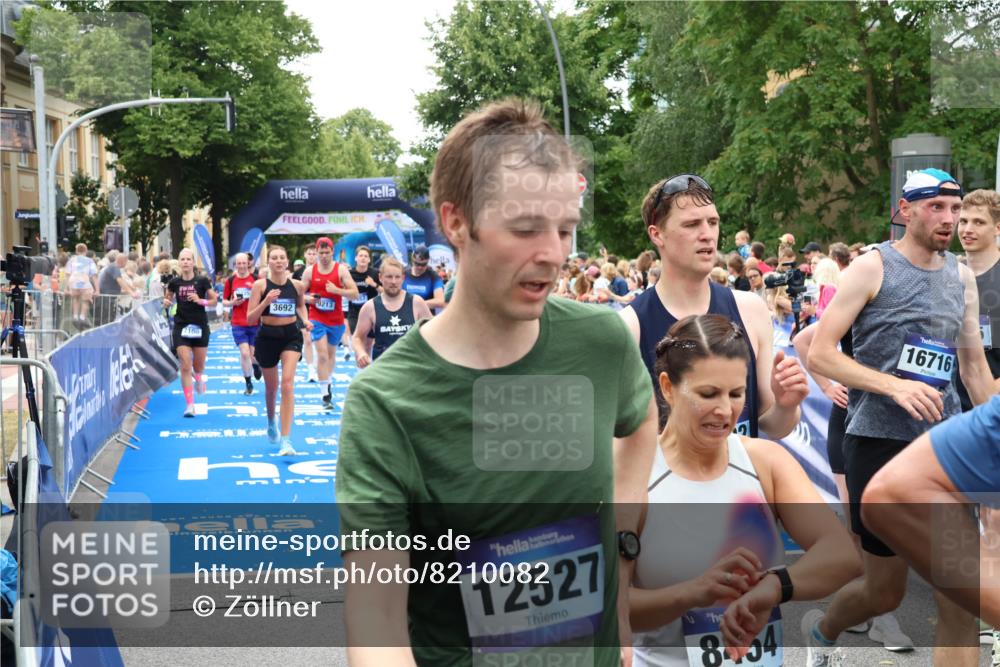 29.06.2025 - hella hamburg halbmarathon Zöllner http://msf.ph/oto/8210082 29.06.2025 10:50:05 Ziel 1216, 1321, 2020, 3692, 3852, 7100, 7657, 9031, 9213, 9303, 9965, 12271, 13225, 13758, 16403, 16716, 18884, 19112 meine-sportfotos.de