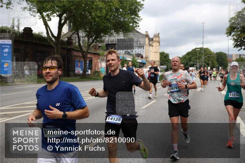 29.06.2025 - hella hamburg halbmarathon Yannick Fuchs http://msf.ph/oto/8210090 29.06.2025 10:45:09 20KM 1366, 1461, 2411, 2540, 2880, 4077, 4816, 5018, 5336, 5600, 7134, 7369, 7943, 8117, 8205, 8261, 8508, 8989, 10057, 10215, 10508, 10603, 10691, 11214, 11422, 11512, 11733, 12016, 12778, 12949, 13073, 13808, 14125, 14458, 15480, 15720, 15871, 16285, 16291, 16907, 17129, 17823, 18006, 18182, 18413, 18489, 19007 meine-sportfotos.de