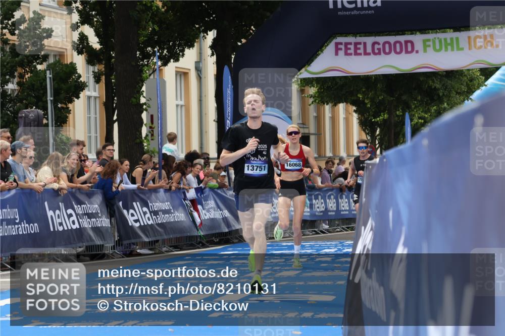 29.06.2025 - hella hamburg halbmarathon Strokosch-Dieckow http://msf.ph/oto/8210131 29.06.2025 10:22:01 Ziel 13751, 16068, 17886, 18693 meine-sportfotos.de