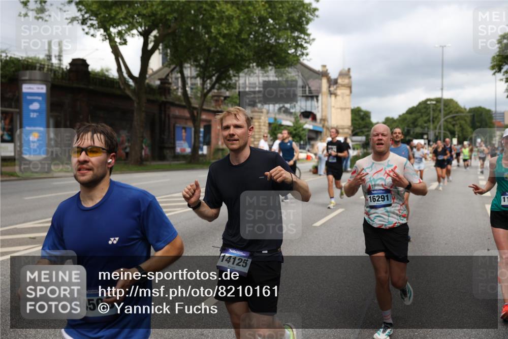 29.06.2025 - hella hamburg halbmarathon Yannick Fuchs http://msf.ph/oto/8210161 29.06.2025 10:45:09 20KM 1366, 1461, 2411, 2540, 2880, 4077, 4816, 5018, 5336, 5600, 7134, 7369, 7943, 8117, 8205, 8261, 8508, 8989, 10057, 10215, 10508, 10603, 10691, 11214, 11422, 11512, 11733, 12016, 12778, 12949, 13073, 13808, 14125, 14458, 15480, 15720, 15871, 16285, 16291, 16907, 17129, 17823, 18006, 18182, 18413, 18489, 19007 meine-sportfotos.de